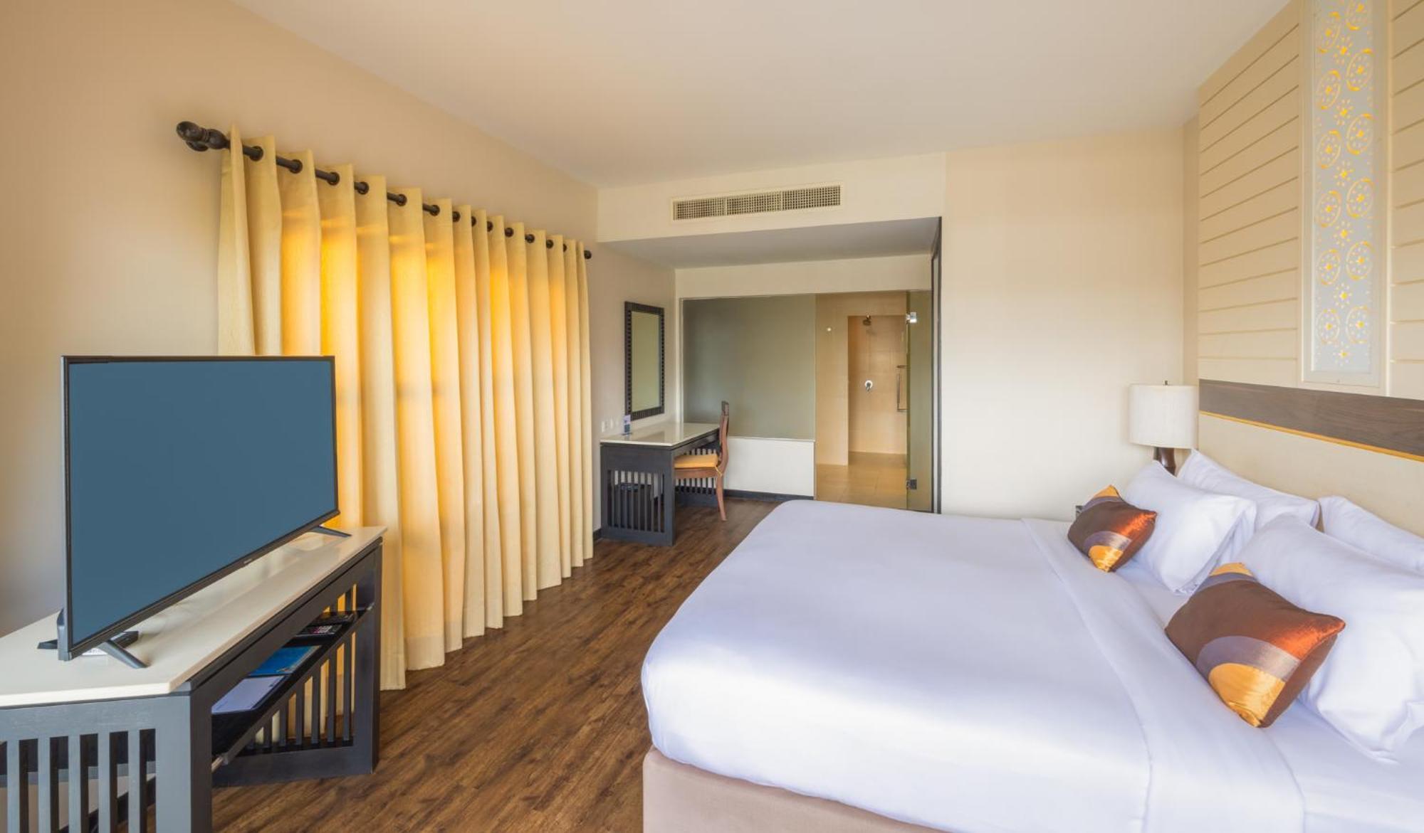 Deevana Plaza Phuket - Sha Extra Plus Patong Exterior foto