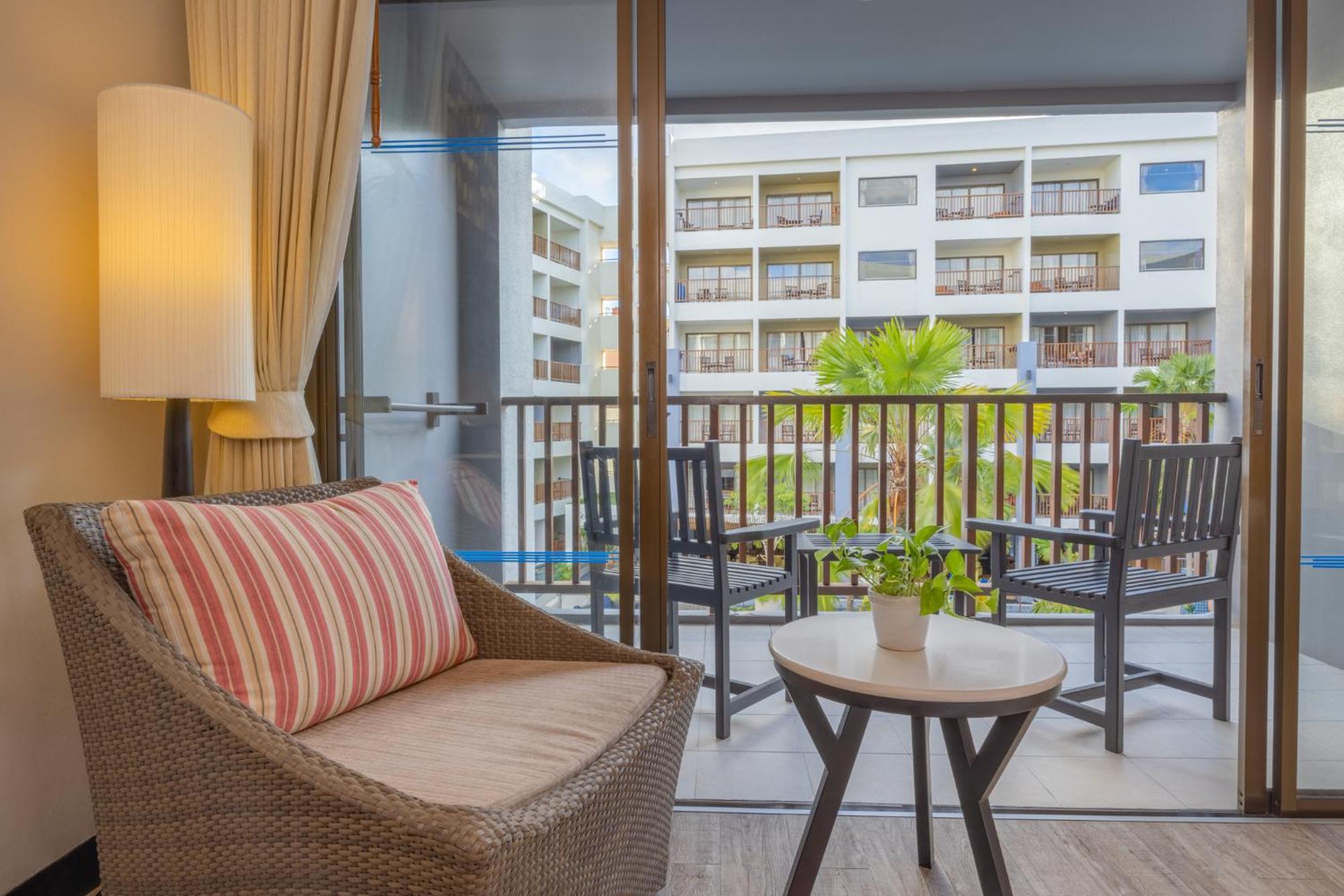 Deevana Plaza Phuket - Sha Extra Plus Patong Exterior foto